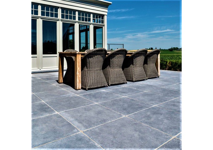 Carrelage . Dalle 80x80x3cm en pierre bleu Vietnam poncé et scié pièce